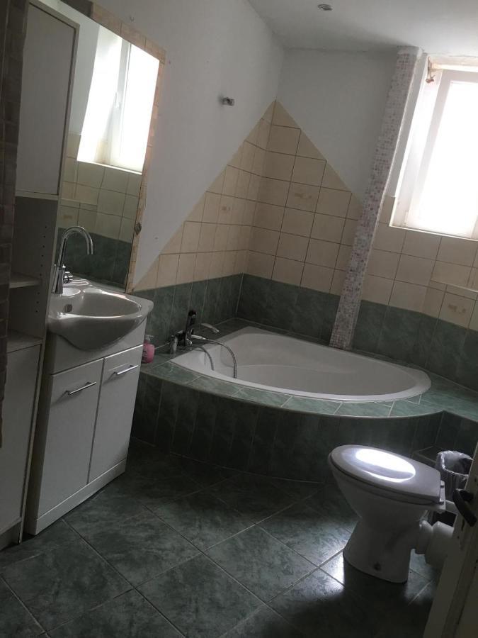 Zimmer In Kaiserslautern Dış mekan fotoğraf